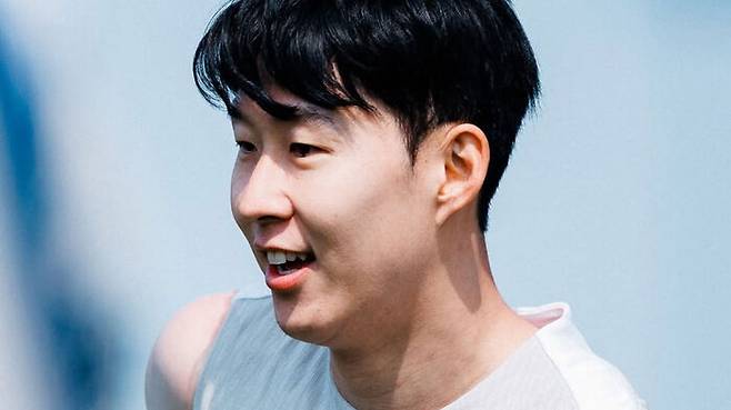 **<b>손흥민</b>, <b>토트넘</b>에서의 마지막 춤? 이적설 속 프리시즌 <b>훈련</b>... 