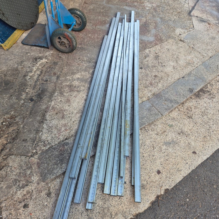  철사각파이프 절단 재단 절곡 가공 주문제작 30x30(mm) 4m 15EA 방문수령 출고완료