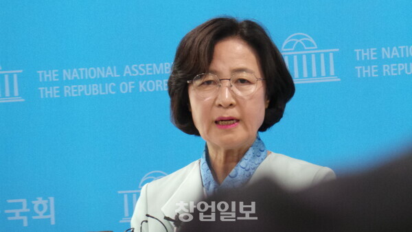 <b>윤석열</b> "북한 <b>무인기</b> 5대 오면... 유도 <b>의혹</b>, <b>특검</b> 수사 시급"