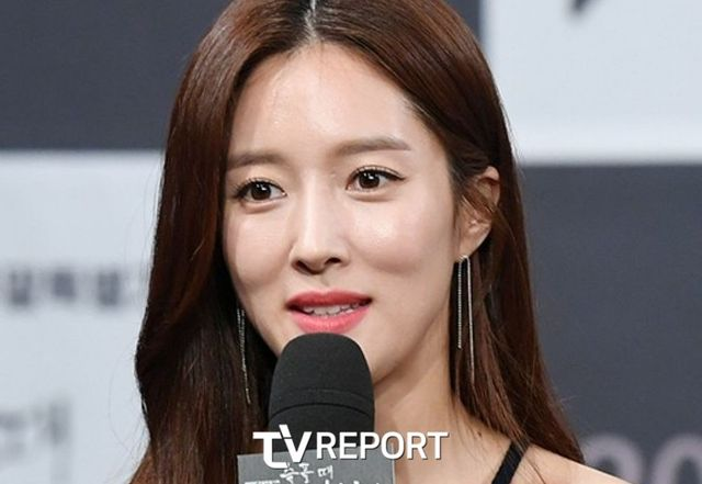  왕빛나, 대한항공 공개 저격…불만 폭발 [RE:스타]