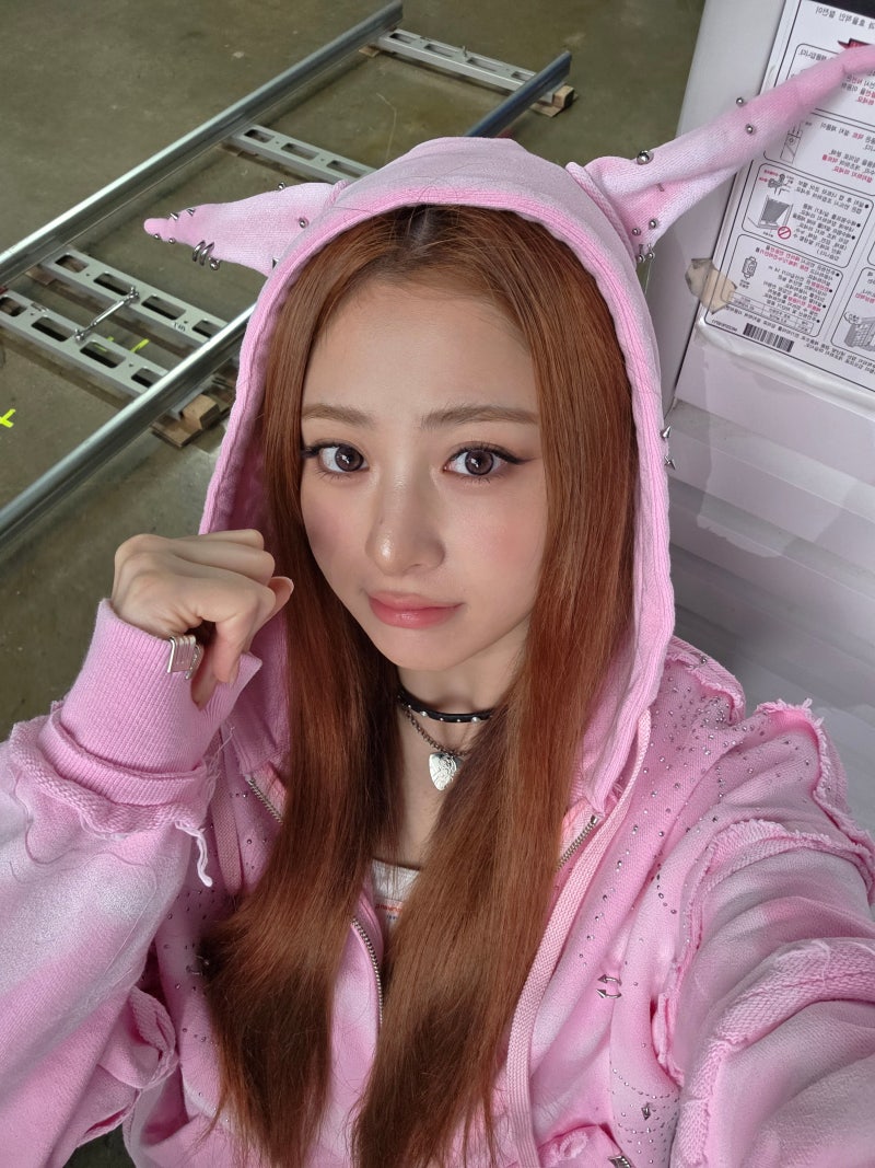 250715 LE SSERAFIM Huh Yunjin Instagram/Weverse Updates