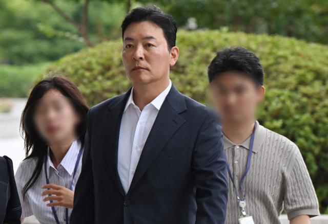 ‘윤석열 호위무사’ <b>김성훈 파면</b>… 수사 향방 중대 전환점 되나