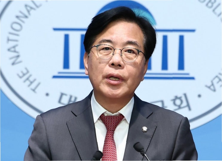 송언석, <b>이진숙</b> 논문 표절 의혹에 '자진 <b>사퇴</b>' <b>촉구</b>… 정치권 파장