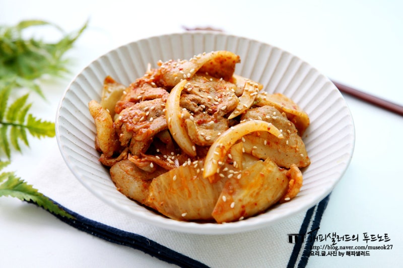 삼겹살김치두루치기 만드는법 돼지고기두루치기 김치제육볶음 레시피
