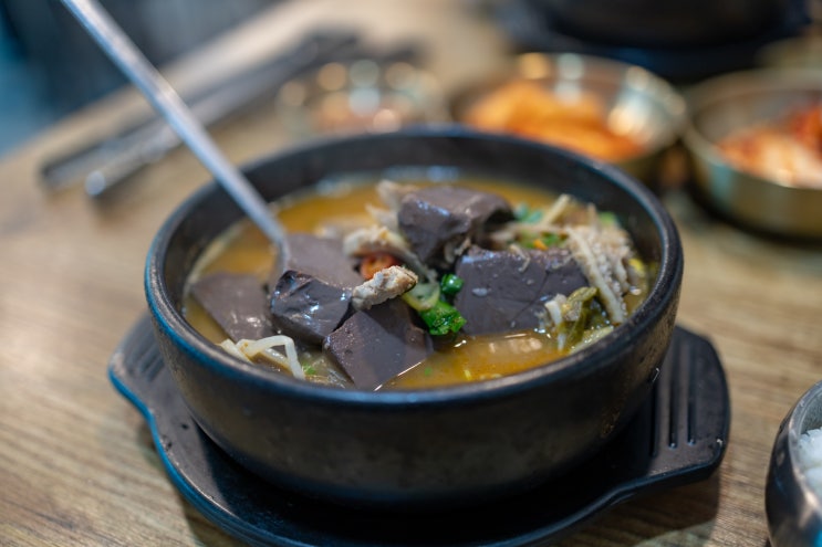  [경동시장 맛집] 오래 끓인 사골육수 베이스의 국밥, <장터해장국>