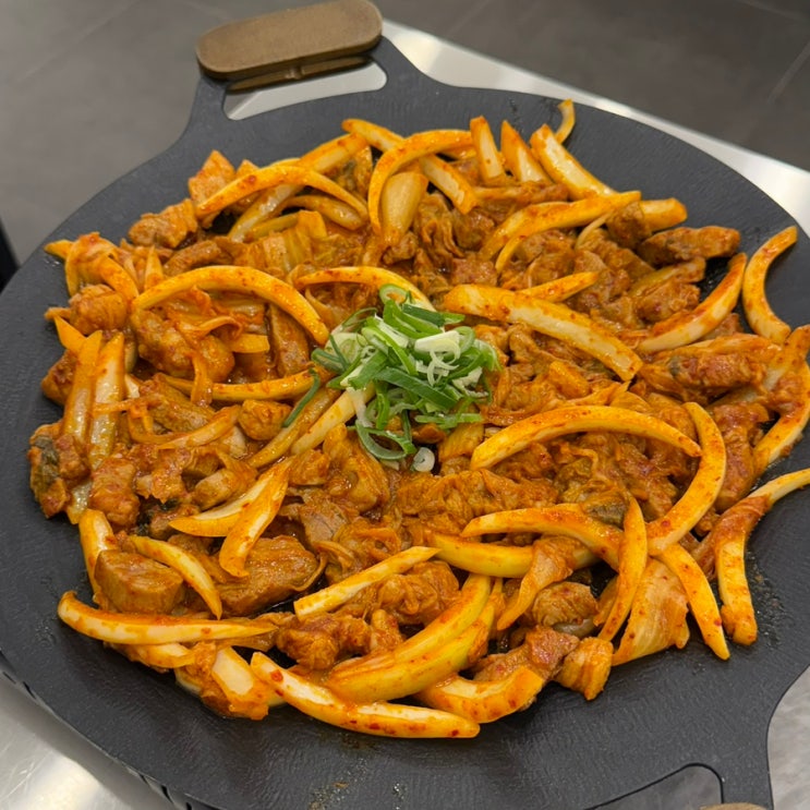 [교대역 맛집] 직장인 가성비 점심 제육 맛집 <팔팔찌개 교대점> 돼지김치구이