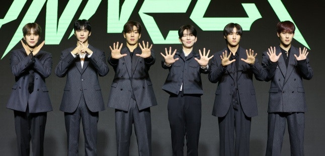 다시 뭉쳤다고? <b>몬스타엑스</b>, <b>10주년</b> 기념 폭풍 감동 기자간담회