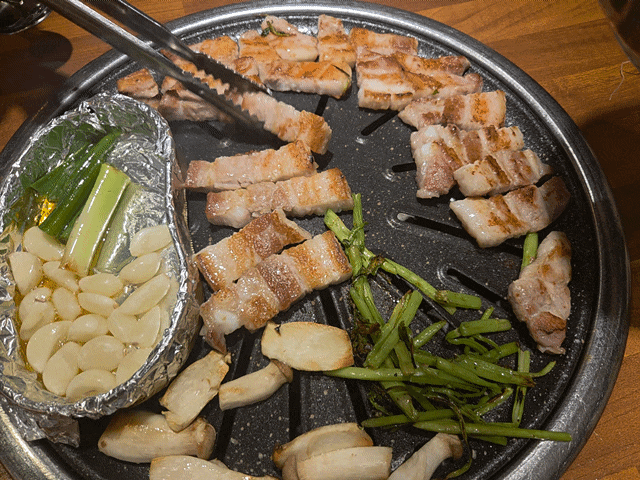  목동 맛집 신선한 고기무한리필 고기싸롱 목동점