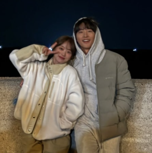  송중기, 천우희와 ‘마이 유스’ 촬영 현장 투샷 공개…케이티와 결혼 후 첫 근황 화제