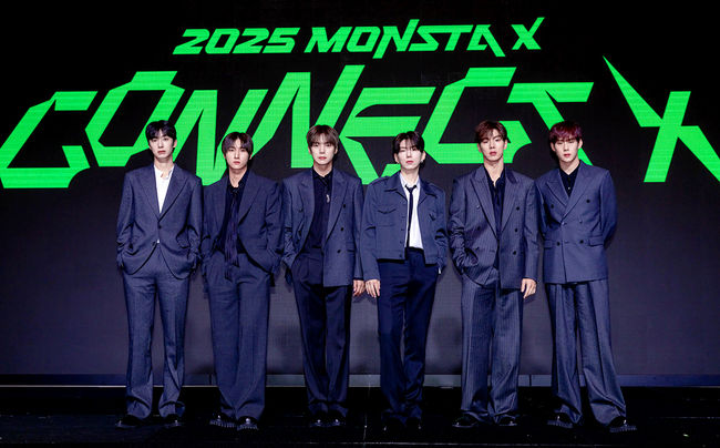 믿듣퍼 귀환 <b>몬스타엑스 10주년 공연</b> 벌써 심장 쿵쾅
