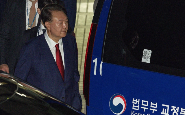  '소환 조사 거부' 尹, 내란 재판도 불출석...18일 구속적부심