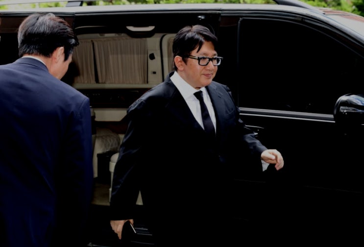  금융위원회 증권선물위원회 등 금융당국, 하이브 최대주주 방시혁 및 하이브 임원 4명 사기적 부정거래 혐의로 검찰에 고발 통보 - 14차 정례회의를 통한 결정