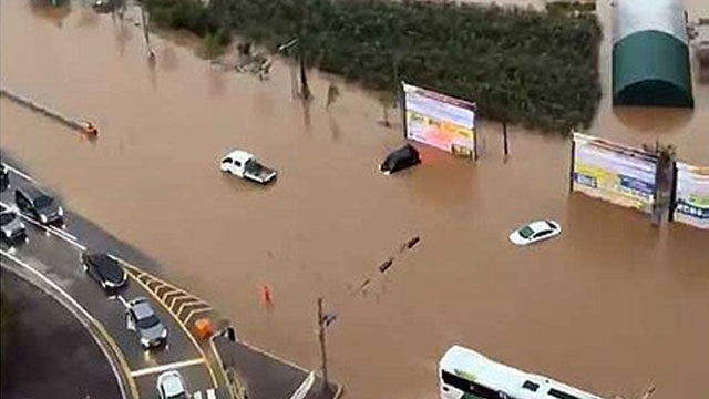 <b>이상민 전</b> 행정안전부 <b>장관</b>... 윤석열 <b>전</b> 대통령, 내란 <b>재판</b>... 