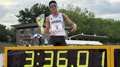 <b>이재웅</b>, <b>한국</b> 육상 새 역사 썼다