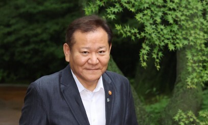 <b>내란 특검</b>, 이상민 압수수색, 정당 해산 논란까지…격동의... 