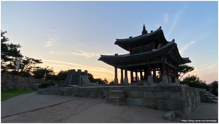  팔달산 오르며 발견한 수원화성의 일몰 명소 서장대