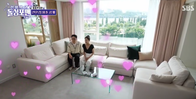 <b>김준호</b> <b>김지민</b> 40억대 <b>신혼집</b>,소파  재벌도 사는 한강뷰 아파트