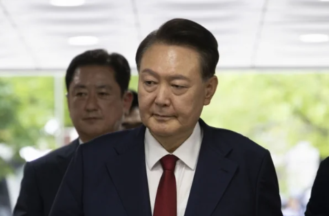 <b>윤석열</b> 전 대통령, 내란 혐의 재판 <b>불출석</b> 선언…특검팀 위헌성... 