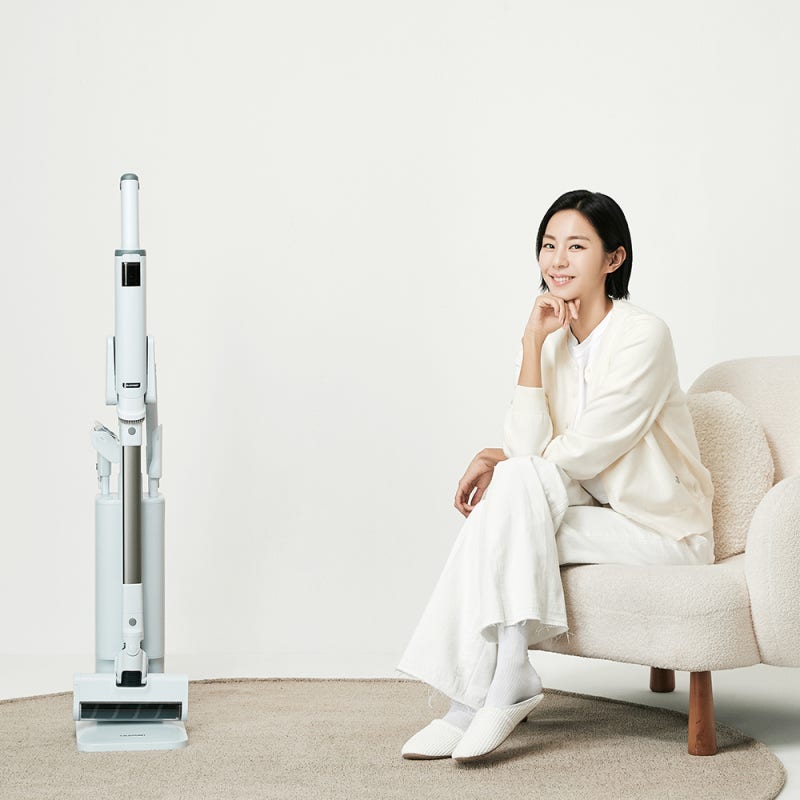 먼지 걱정 없는 완전 자동 무선청소기 블라우풍트 블루모션자동 먼지비움 청소기