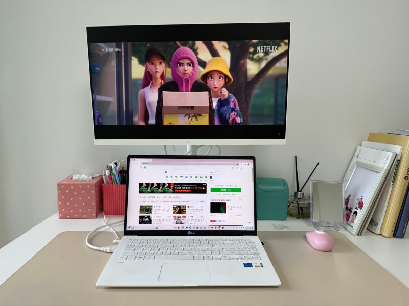 LG전자 24인치 24MR2400 화이트 감성 듀얼모니터 작업룸 완성