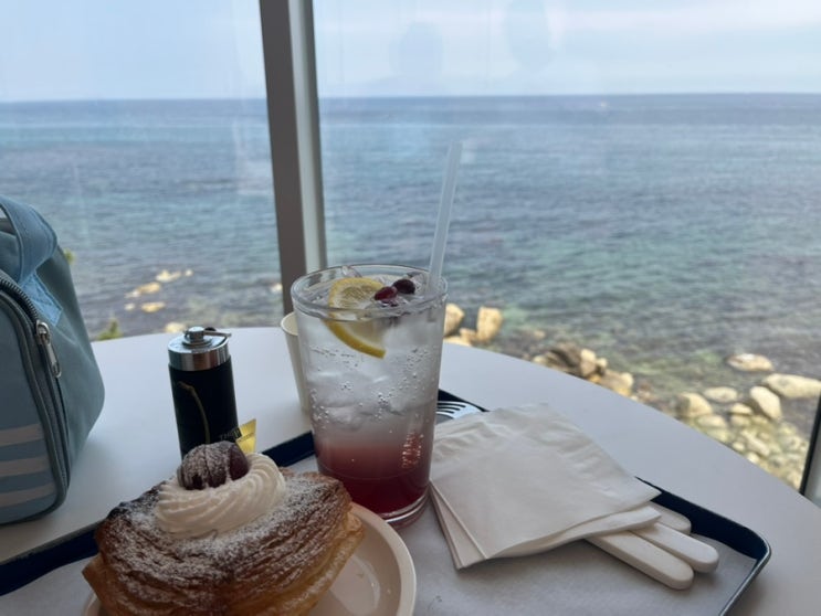  영덕 보움 카페 오션뷰와 디저트가 맛있는 감성 맛집