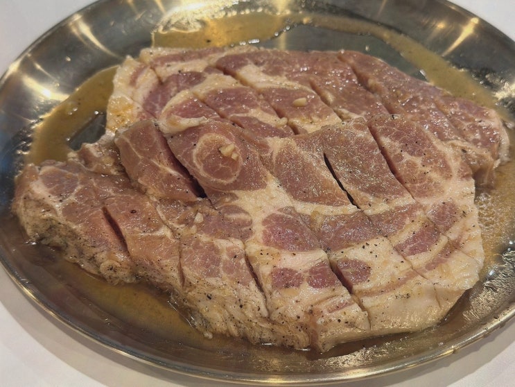  가족 외식에 최고의 낙성대돼지갈비를 즐길 수 있는 고육정!