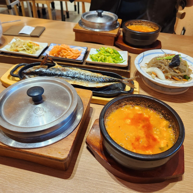  창원 중동 푸짐한 순두부 한상 '백중기와야순두부 유니시티점'
