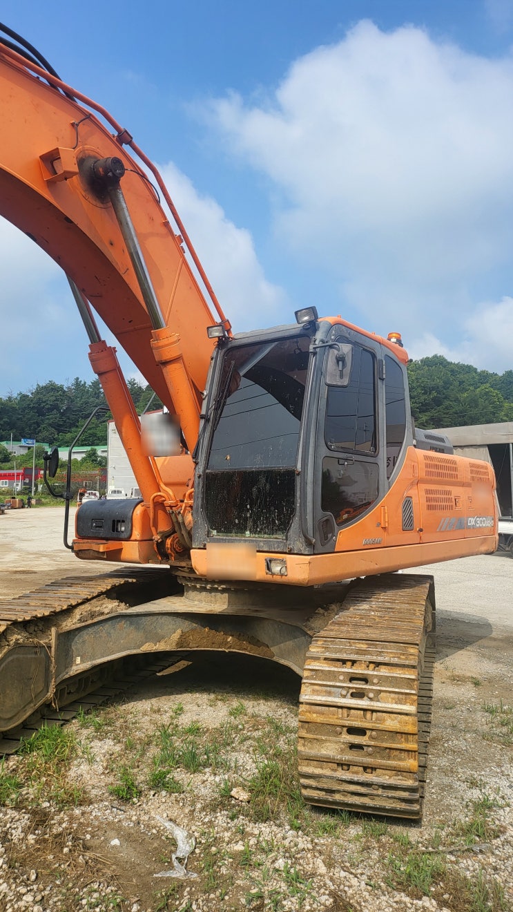  두산 DX300LC 2015년식 4700만원 판매합니다.