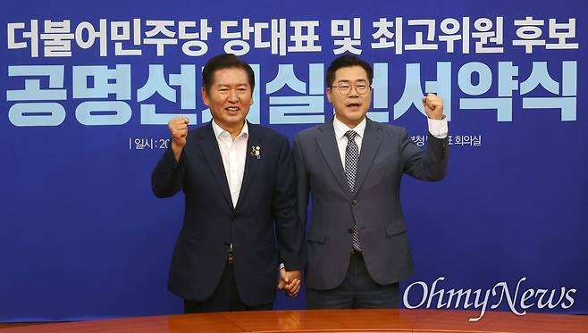 <b>정청래</b> vs <b>박찬대</b>, 민주당 당대표 여론조사 박빙…지지층... 