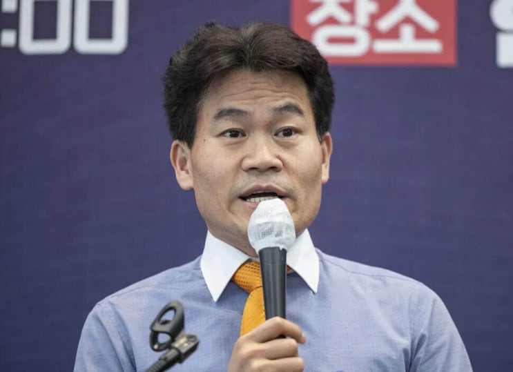 <b>극우 논란</b> 중심에 선 전한길, 2025년 <b>국민의힘</b>은 어디로 가나