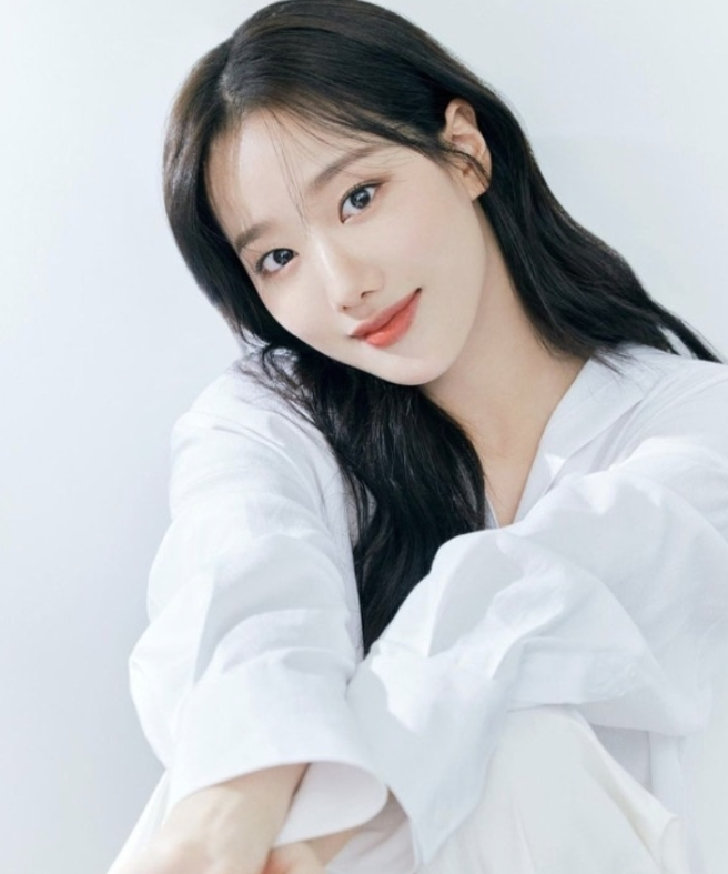  이나은, 왕따 논란 후 첫 복귀작‘아이쇼핑’으로 배우 재도전…과연 대중은 받아들일까?