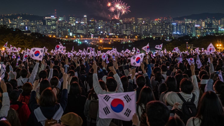 <b>이재명 대통령</b>의 제헌절 공휴일 재지정 검토 지시, 그 배경과... 