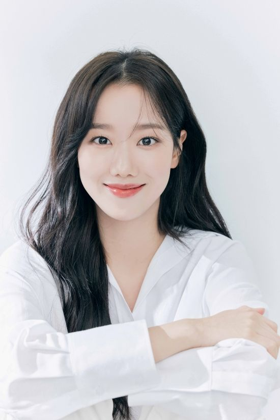  '멤버 왕따 논란' 이나은, '아이쇼핑'으로 6년만 드라마 복귀