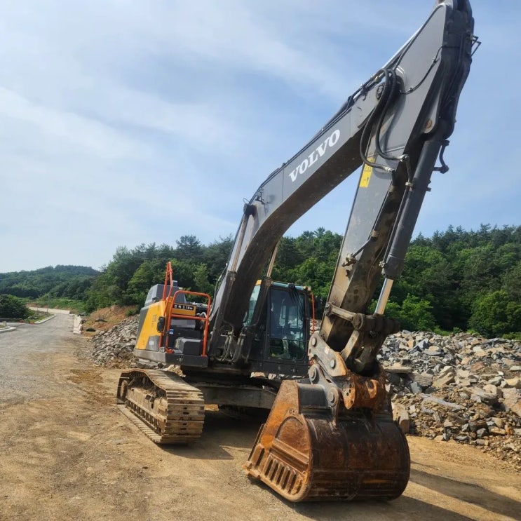 볼보 EC300EL 2023년식 1억4000만원 판매합니다.