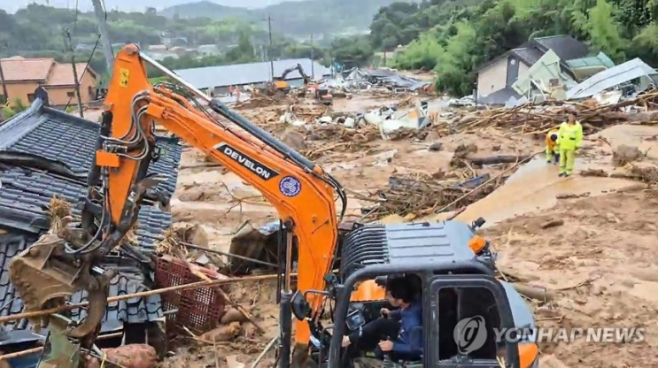 [속보] 경남 <b>산청</b>, 토사 매몰 참사… 1명 사망, 3명 실종!