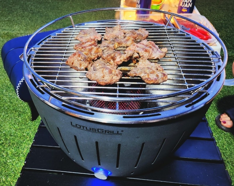 "연기 거의 없이, 3분만에 숯불의 맛을 즐기다" 로터스그릴