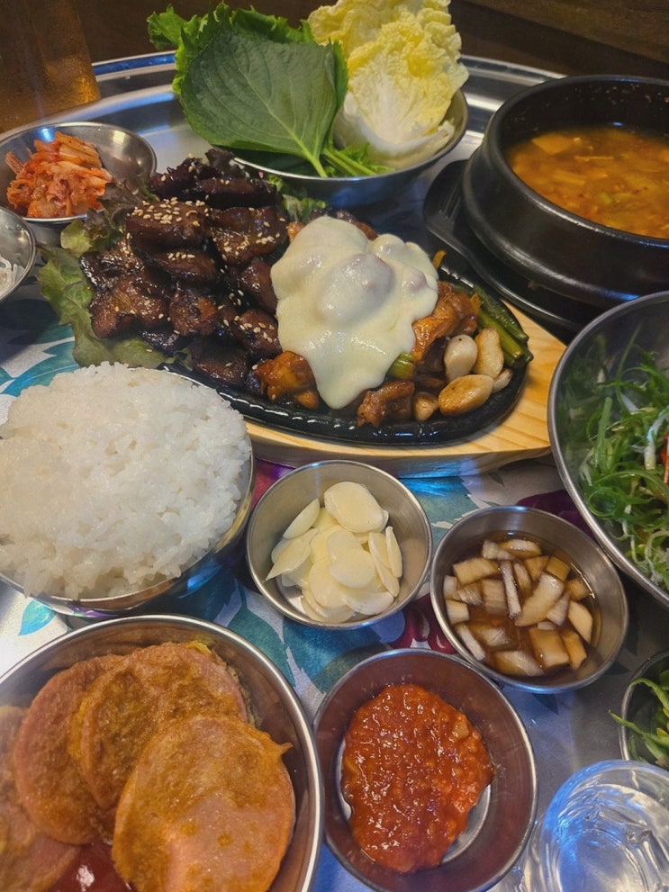  화양할머니댁 건대점, 푸짐한 한상을 즐길 수 있는 건대입구역 술집