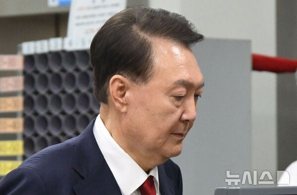  내란특검, 尹 구속 9일만에 전격 기소…'기간 연장 실익 없다' 판단