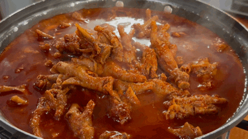 [신당] 우정, 먹어도 먹어도 질리지 않는 매운 국물닭발의 원조