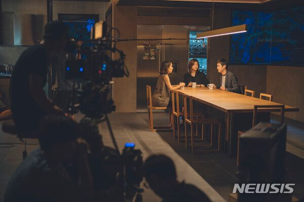  '기생충' 속 그 냉장고 출시…초고가 가전 시장 흔든다