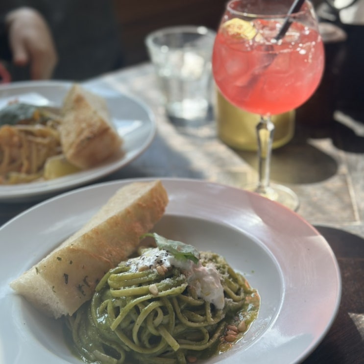  핀란드여행 헬싱키 중앙역 올리비아 Restaurant Olivia Central Station 파스타 & 스피릿츠 리뷰.