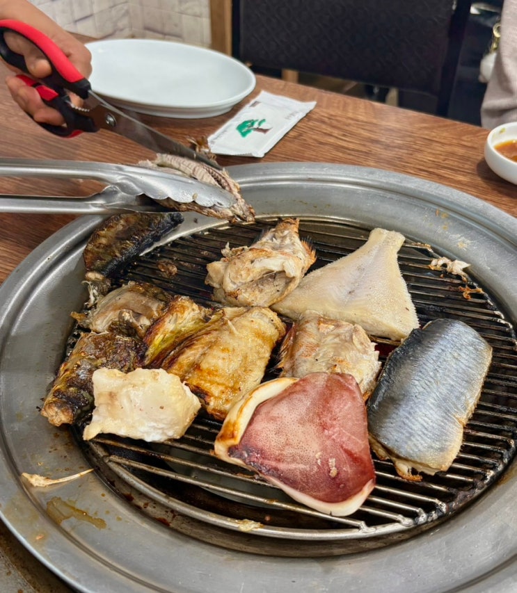  속초 생선구이전문점 숯불에 다 구워주는 88생선구이 주말 방문 (웨이팅, 무료 주차장)