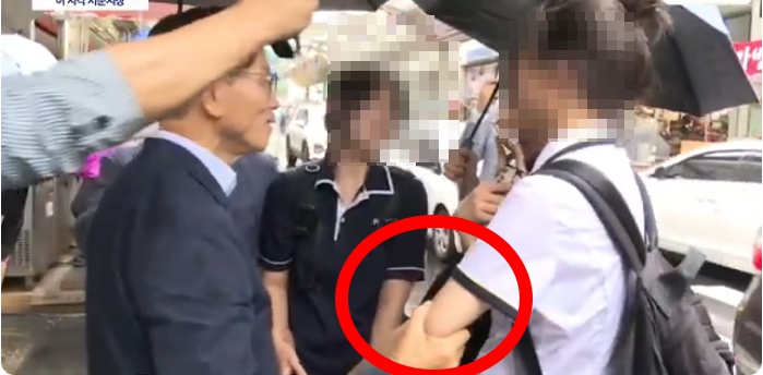  "여고생 팔뚝을 왜 3번이나?" 김문수 대구서 성추행 논란 확산