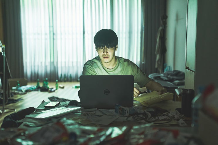  <84제곱미터> 영끌, 빚투, 아파트 층간소음과 부실공사... 답답 전개로 스트레스 유발 영화.. 중반에 왜 바뀌는 걸까. (스포주의 결말 해석 포함)