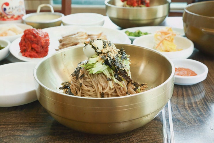  고성 현지인 맛집 송지호막국수에서 특별한 막국수 한 그릇