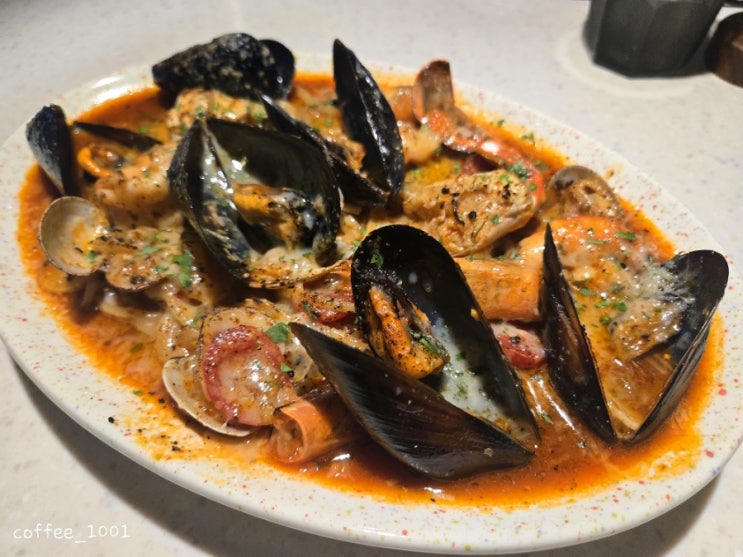  중랑구 신내동 맛집 지구인 중랑신내본점 분위기 좋은 바(bar)
