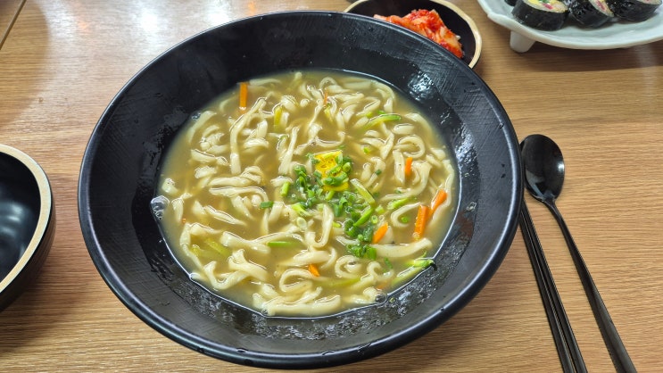  제부도 바닷길 앞 맛있는 한 끼, 특별한 맛집 [배말칼국수]