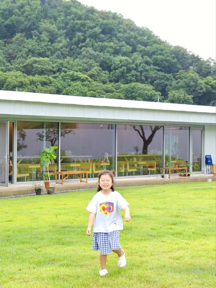  이천 신상카페 과수원프로젝트 모래놀이도 가능해