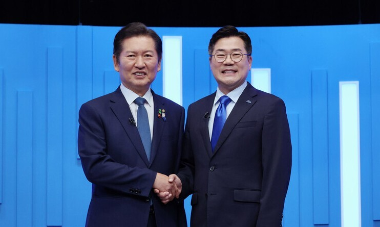[속보] <b>정청래</b>, 영남권 경선도 <b>압승</b>! 과반 득표율로 당대표 유력?!