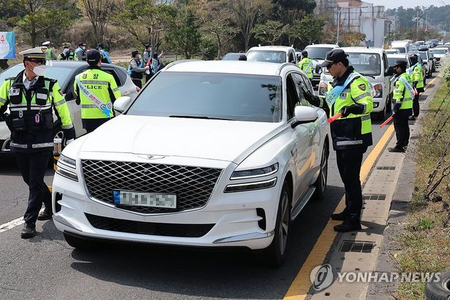  음주운전 적발돼 무면허인데…또 운전한 50대 징역 2개월